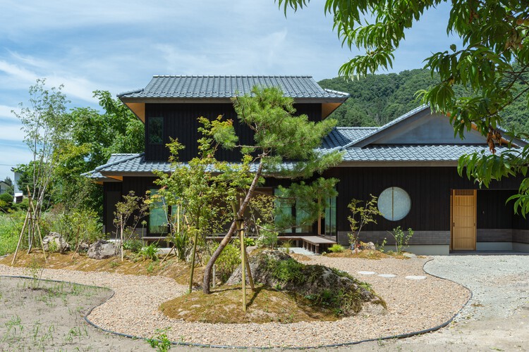 Living in Harmony with the Changing Seasons / Architrip Inc. - Exterior Photography