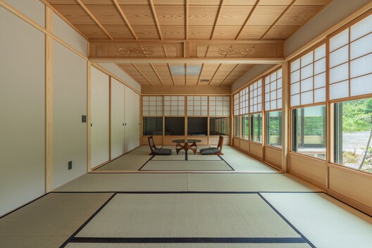 Living in Harmony with the Changing Seasons / Architrip Inc. - Interior Photography, Wood, Glass