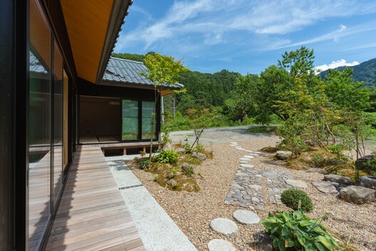Living in Harmony with the Changing Seasons / Architrip Inc. - Exterior Photography, Garden
