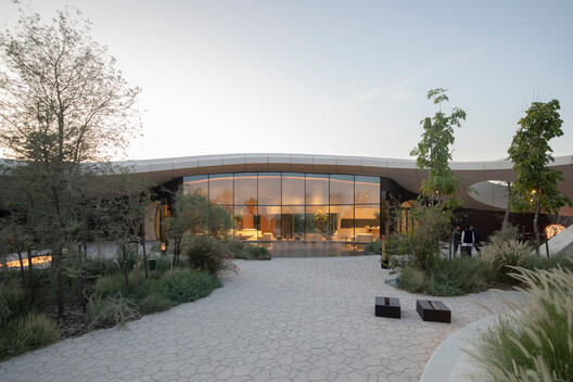 Ghaf Woods Experience Center / AOE + STUDIOI - Image 21 of 24