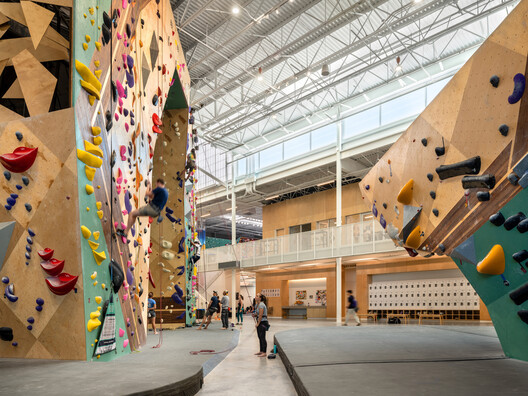 Crux Pflugerville / Derrington Building Studio - Image 11 of 28