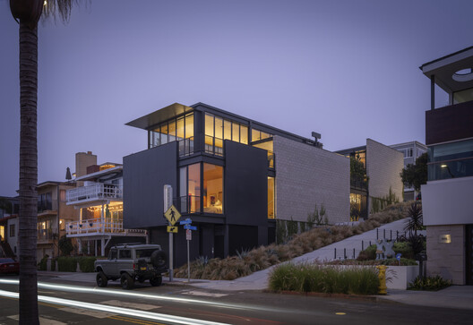 Manhattan Beach Residence / Olson Kundig - Exterior Photography, Facade, Balcony