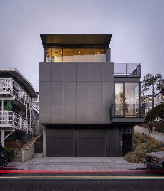 Manhattan Beach Residence / Olson Kundig - Exterior Photography, Balcony