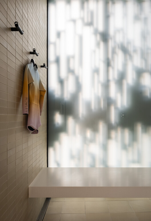 Manhattan Beach Residence / Olson Kundig - Interior Photography, Bathroom, Glass