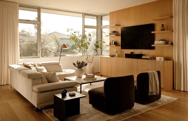 Keogh Residence / Venn Studio - Interior Photography, Living Room, Sofa, Wood, Table, Lighting