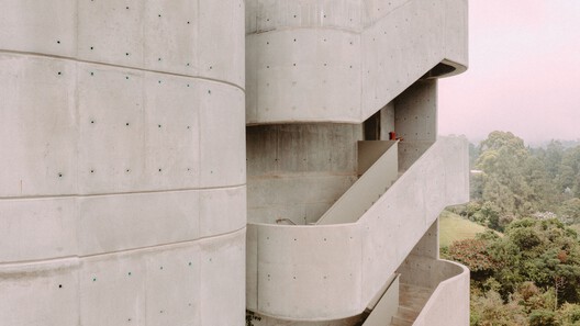 Indie Lab Office Building / StudioSC + Base Taller - Image 11 of 37