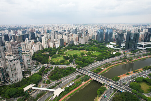Paisajismo del Parque do Povo - Parque Municipal Mário Pimenta Camargo / Licuri Paisagismo - Fotografía exterior, Fotografía vista aérea, Urbano