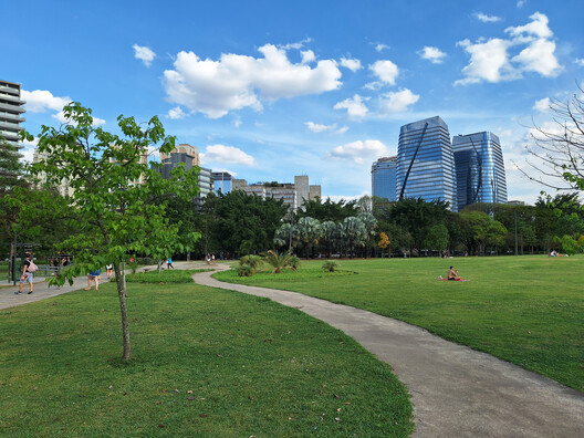 Paisajismo del Parque do Povo - Parque Municipal Mário Pimenta Camargo / Licuri Paisagismo - Fotografía exterior, Urbano