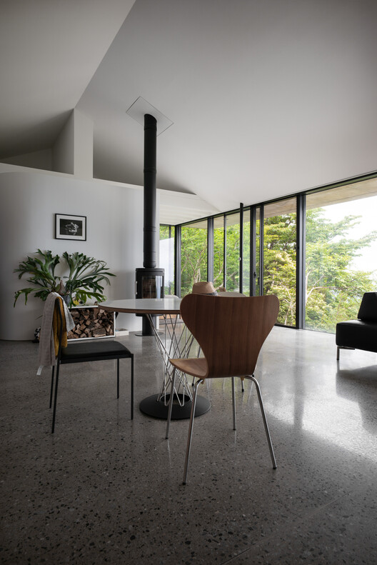 Villa T in Amagi-Kogen / Florian Busch Architects - Interior Photography, Wood, Table, Chair, Lighting, Glass