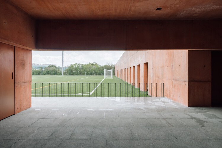 Laje / Miguel Marcelino Football Stadium - Imagen 12 de 24