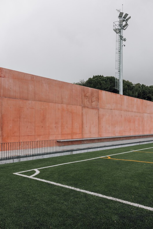 Laje Football Field / Miguel Marcelino - Exterior Photography