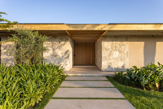 House T.M - Fazenda da Grama / TWO Arquitetura