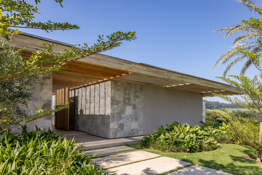 House T.M - Fazenda da Grama / TWO Arquitetura + Felipe Caboclo Arquitetura - Image 6 of 29