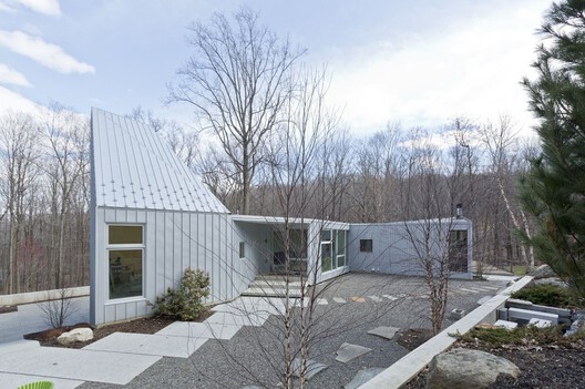 ‘T’ Space Presents New Hudson Valley Houses by Steven Holl, Toshiko Mori, and Others at the Archive Gallery