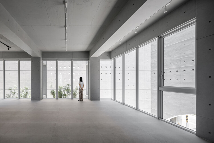 Solar Locus 企业总部 / air matters & 16 arch studio - 室内图, 玻璃, 具体的