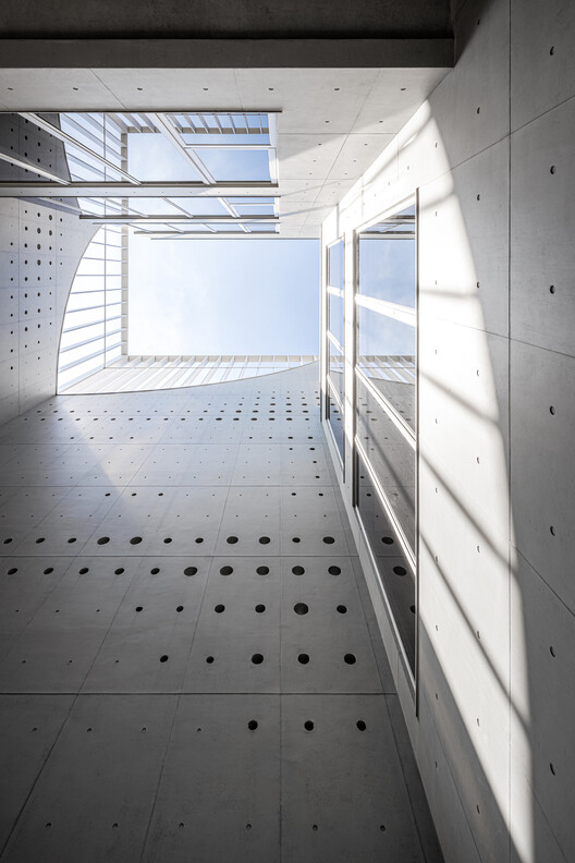 Solar Locus / air matters & 16 arch studio - Image 13 of 32