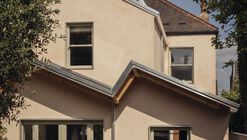 Twin Pitches House Extension / Atelier Baulier