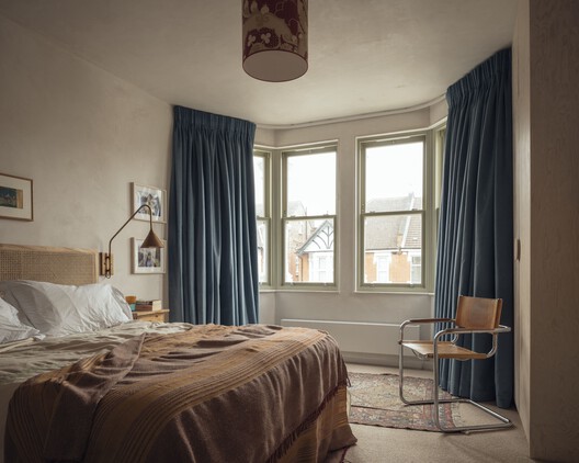 Twin Pitches House Extension / Atelier Baulier - Interior Photography, Bedroom, Wood, Bed, Lighting