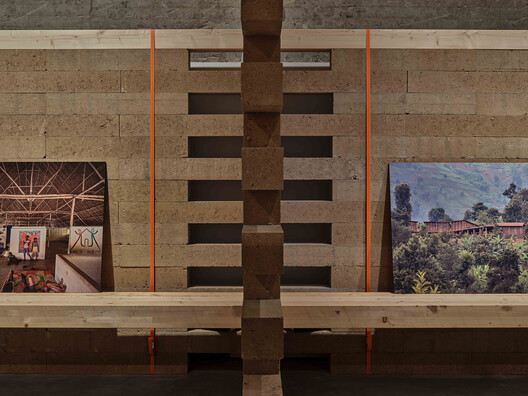 "Architecture Is Cooperation": Collective Projects that Build with Communities and Professionals