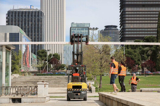 "Architecture Is Cooperation": Collective Projects that Build with Communities and Professionals - Image 16 of 32