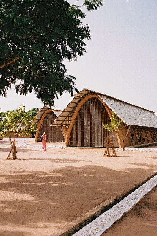"Architecture Is Cooperation": Collective Projects that Build with Communities and Professionals - Image 19 of 32