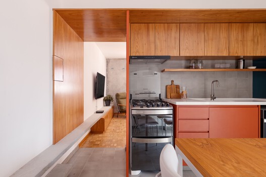 Apartamento Santa Cruz / Rumo Arquitetura - Fotografia de Interiores, Cozinha, Madeira, Bancada