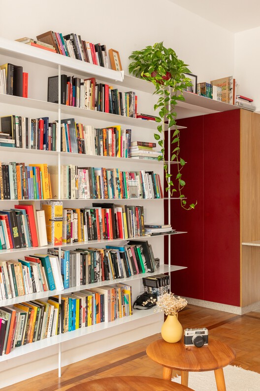 Departamento Santa Cecilia / Rumo Arquitetura - Fotografía interior, Armarios, Estanterías, Sillas