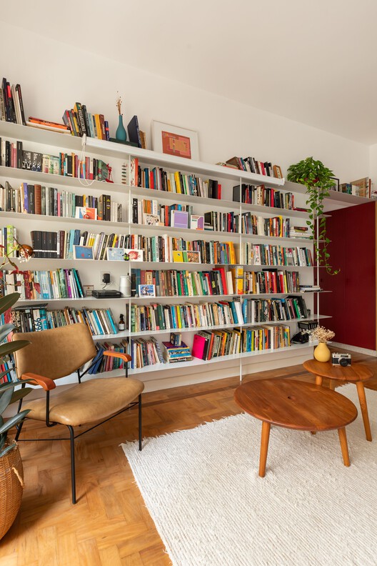 Departamento Santa Cecilia / Rumo Arquitetura - Fotografía interior, Armarios, Estanterías, Iluminación, Sillas