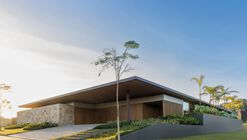 Casa Golf / David Guerra Arquitetura e Interiores