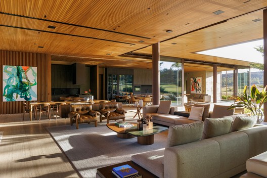 Casa Golf / David Guerra Arquitetura e Interiores - Fotografia de Interiores, Sala de Estar, Madeira, Mesa, Sofá, Cadeira