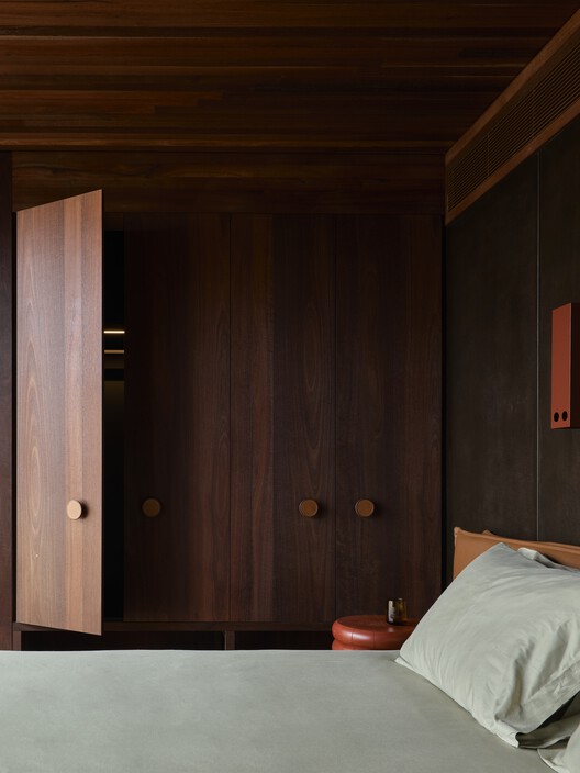 Melbourne Place Hotel / Kennedy Nolan Architects - Interior Photography, Bedroom, Wood, Lighting