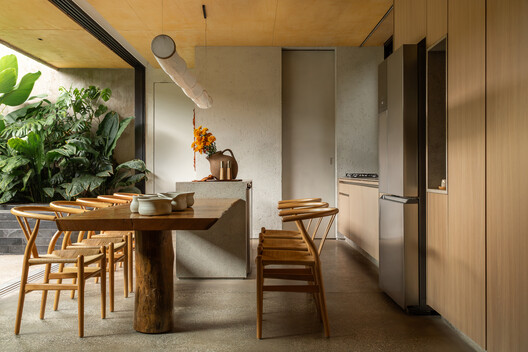 Casa Jasmin / MIDA ARQUITETURA - Fotografia de Interiores, Madeira, Mesa, Cadeira