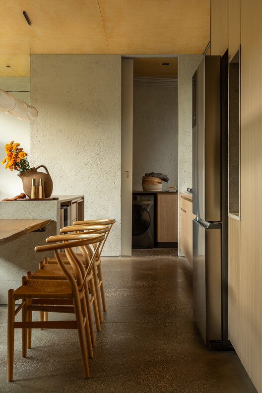 Casa Jasmin / MIDA ARQUITETURA - Fotografia de Interiores, Madeira, Mesa, Cadeira, Bancada