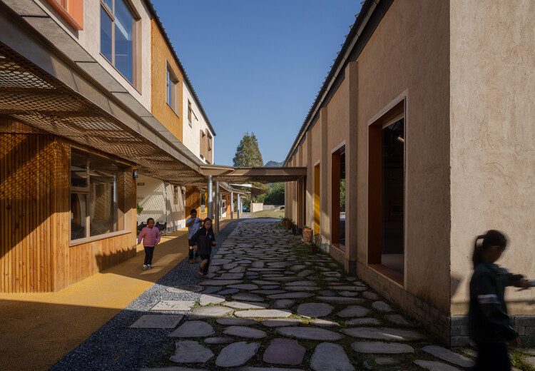 Escola Qingshan / MOMENTUM Architects - Fotografia de Exterior