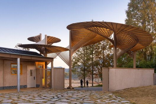 Qingshan School / MOMENTUM Architects