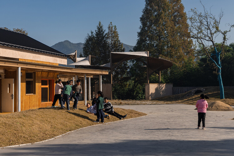 Escola Qingshan / MOMENTUM Architects - Fotografia de Exterior