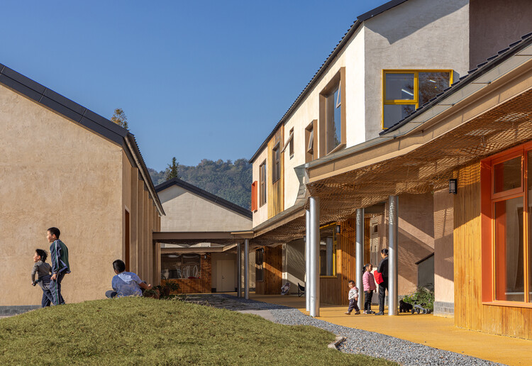 Escola Qingshan / MOMENTUM Architects - Fotografia de Exterior
