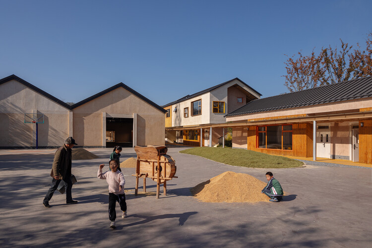 Escola Qingshan / MOMENTUM Architects - Fotografia de Exterior