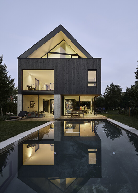 Eliminating the Barrier Between Indoor Spaces and Nature - Image 4 of 12