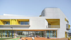 Beijing Gaoliying Kindergarten / MAT Office