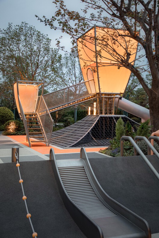 Traditional Chinese Aesthetic Children's Space Under Kongming Lantern / Xisui Design - Image 6 of 32