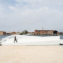 Carlo Ratti Associati y Höweler + Yoon Envía una plaza flotante "En el agua" En el camino a Cop30, en Venecia - Imagen 3 de 22