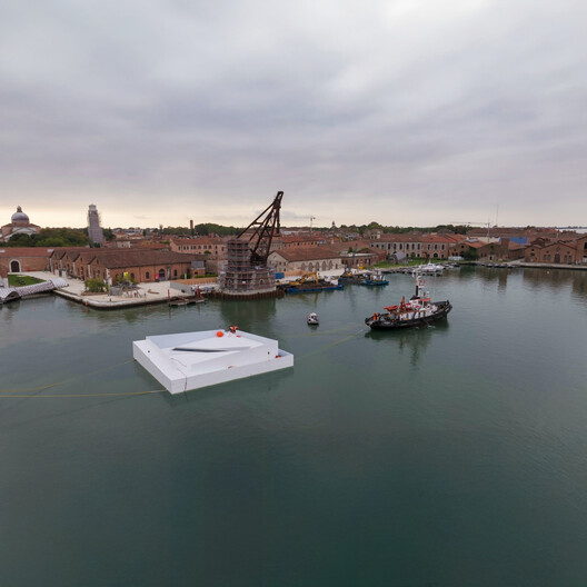 Carlo Ratti Associati and Höweler + Yoon Launch Floating Plaza "AquaPraça" in Venice on Its Way to COP30 - Image 7 of 22