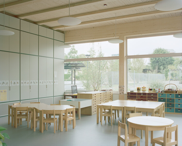 Bootdürten/Lukas Raeber Architects - Fotografía interior, comedor, madera, estantes, sillas