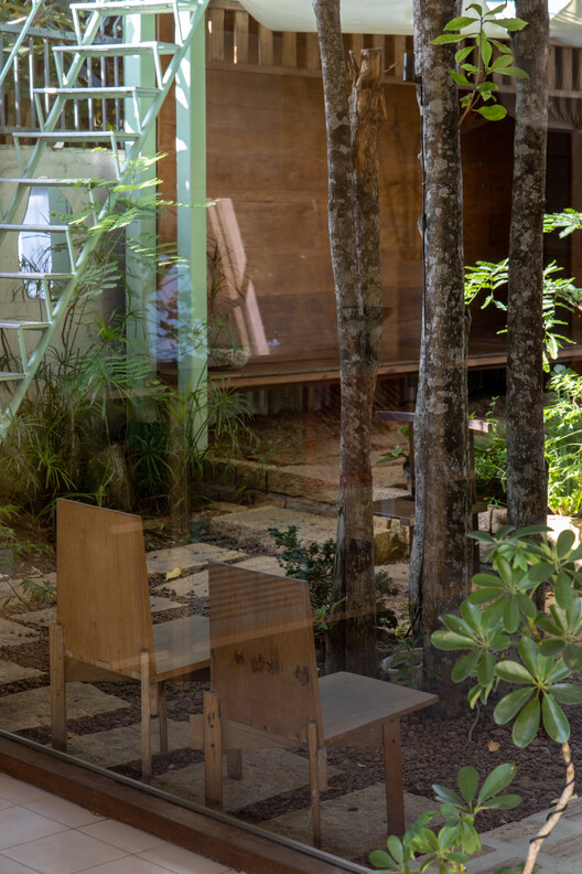 Cafe HOM / Nhabe Scholae - Interior Photography, Wood