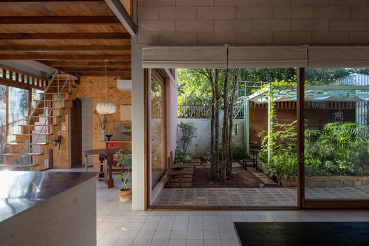 Cafe HOM / Nhabe Scholae - Interior Photography, Wood, Beam