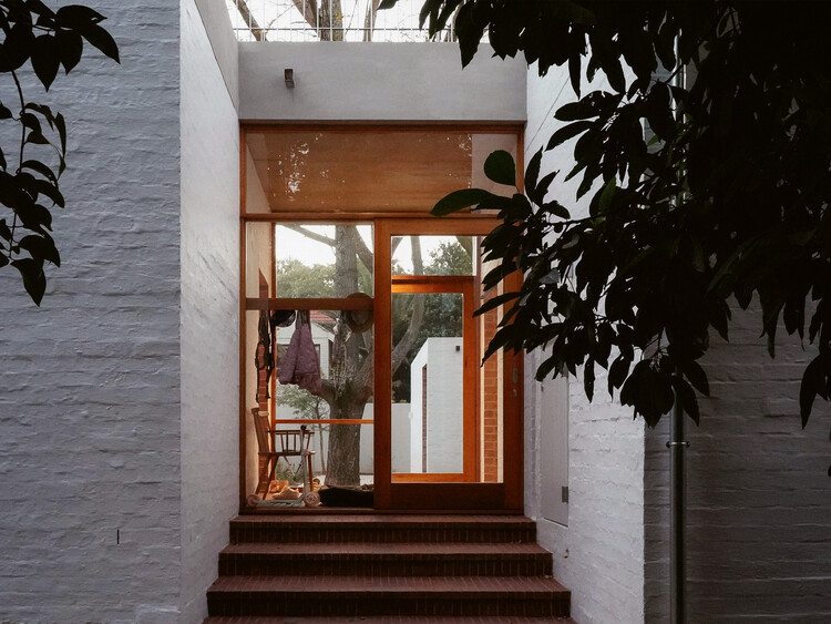 Casa de Dois Lados / MiMo Architects - Imagem 23 de 27