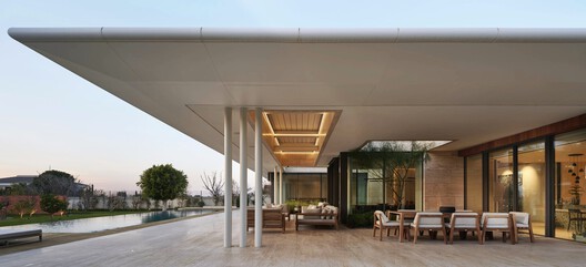 Vourla House / GAD Architecture - Image 2 of 22