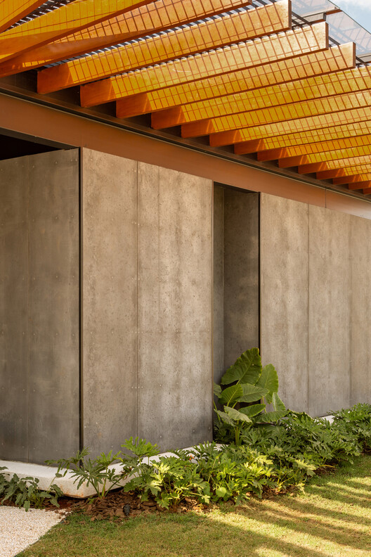House AC / Kiko Castello Branco Arquitetura + Lucas Cunha - Image 13 of 26