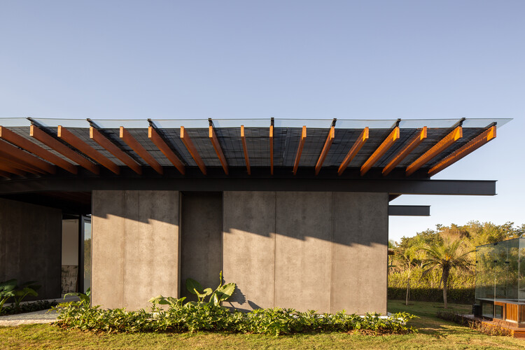 AC / Kiko House Building White Building + Lucas Cunha -imagen 7 de 26